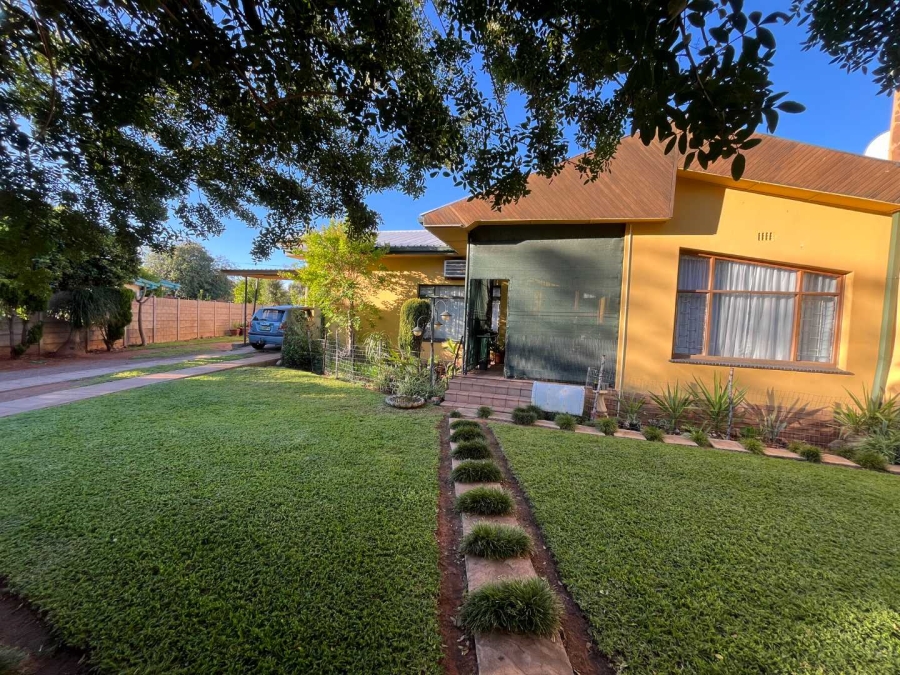 5 Bedroom Property for Sale in Die Rand Northern Cape